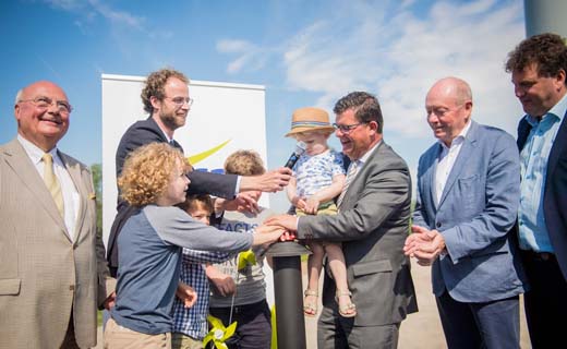 Minister Tommelein huldigt windpark in Lokeren in