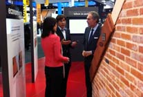 Premier Di Rupo bezoekt Wienerberger stand op Batibouw