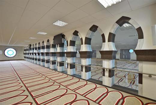 Moskee in Lancashire heeft bogen van DuPont Corian