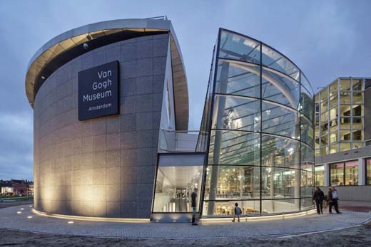 Opvallend entreegebouw Van Gogh Museum opgeleverd