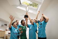 Velux Groep schenkt dakramen aan lokale sportverenigingen