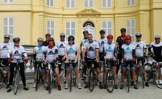 Axalta Coating Systems fietst 1.000 km voor Kom op tegen Kanker