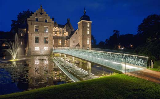 Nieuwe Glazen Toegangsbrug Siert Entree Museum MORE
