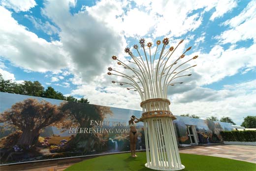 Waterplezier onder gigantisch bloemenbos op Tomorrowland