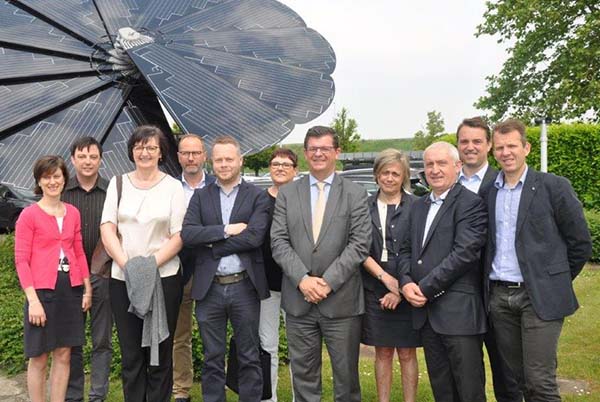 Inhuldiging Deceuninck zonnepanelenpark door Minister Tommelein
