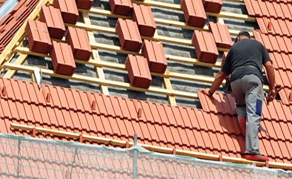 Vervang je dakwerk en voldoe aan de Vlaamse isolatienorm