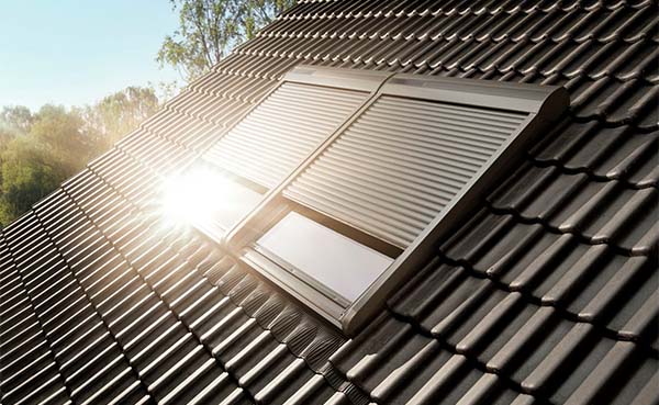 Heb je last gehad van de warmte? Een Velux rolluik houdt jouw huis koel