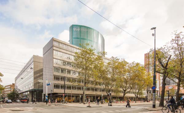 Gevelrenovatie-markeert-start-zichtbare-verbouwing-World-Trade-Center-Rotterdam