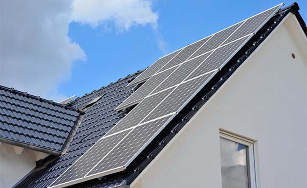 Hierom-is-het-kopen-van-zonnepanelen-voordeliger-dan-sparen