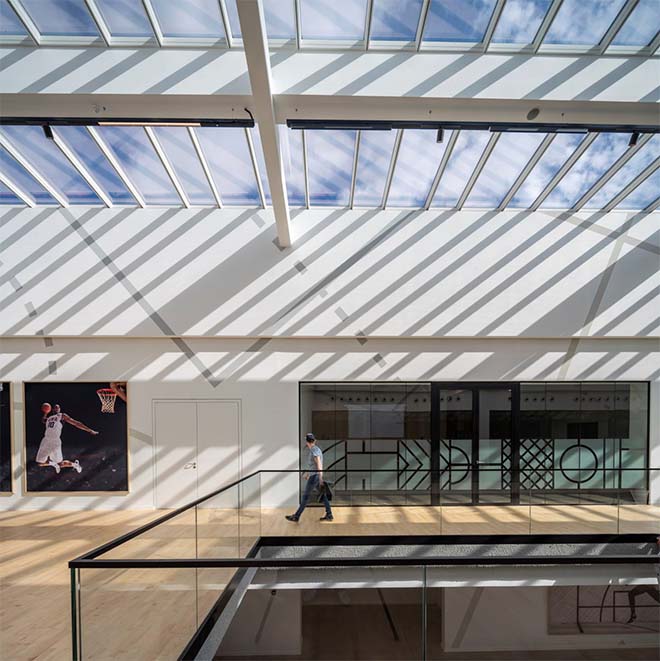 Velux Commercial lanceert Innovatieve Step-oplossing voor grote glazen oppervlaktes