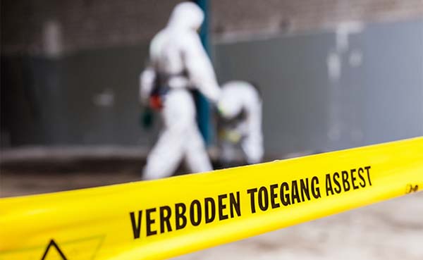 Doe beroep op een professional voor asbestverwijdering