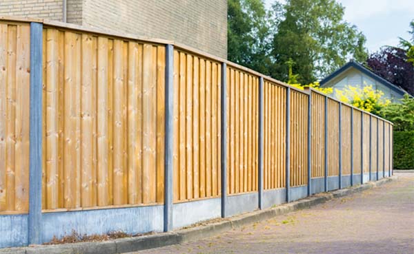 chaos Ijzig Oranje Houten schutting of hout beton schutting? - bouwenwonen.net