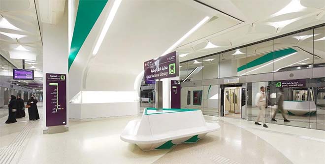 Hunter Douglas Architectural creëert een complex bloemenplafond voor Qatar Metro