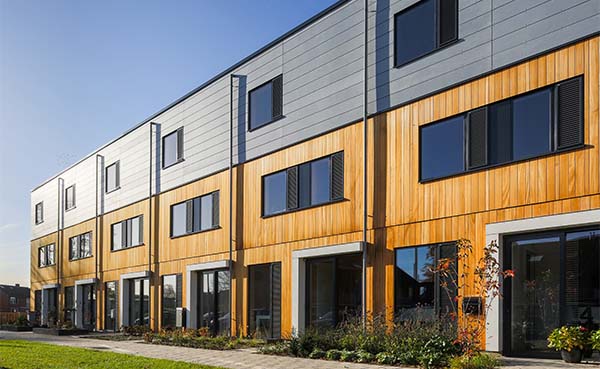 Volledig remontabele houten huizen met vraaggestuurde ventilatie