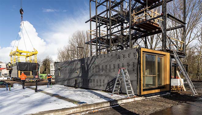 Eerste houtbouw appartementen M'DAM geplaatst