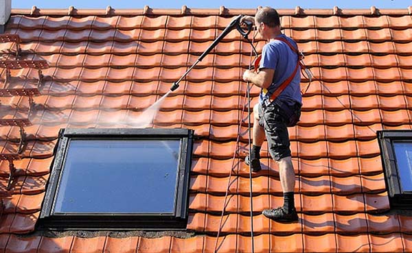 Tips voor het reinigen van een dak