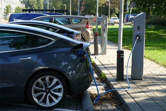 Wie parkeerplaats koopt met elektrische laadpaal heeft niet altijd garantie op stroom