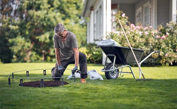 Husqvarna deelt tips voor een bij-vriendelijke tuin