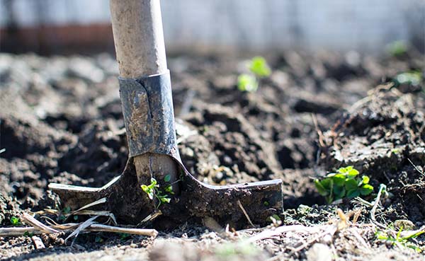 Bouwgrond-rijp-maken-voor-een-aan-te-leggen-tuin