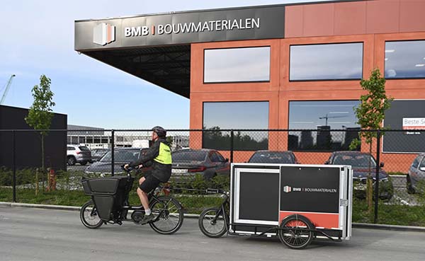 Fietskoeriers doen nu ook spoedleveringen van bouwmaterialen in centrum Antwerpen