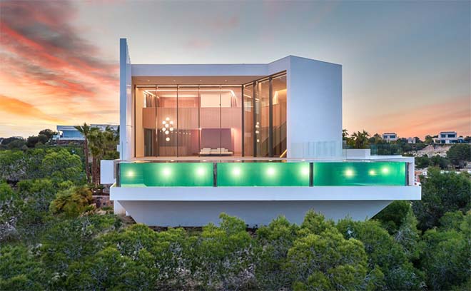 Wie koopt designer villa ‘Morning Breeze’ aan de Costa Blanca