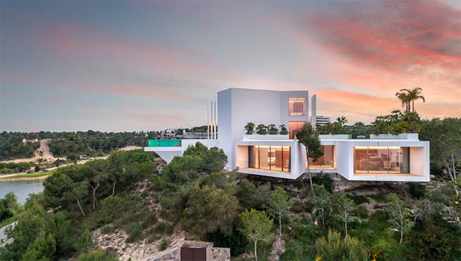 Wie koopt designer villa ‘Morning Breeze’ aan de Costa Blanca