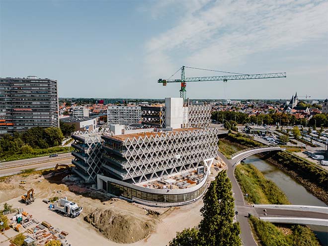 Mechelen opent uitzonderlijk duurzaam parkeergebouw