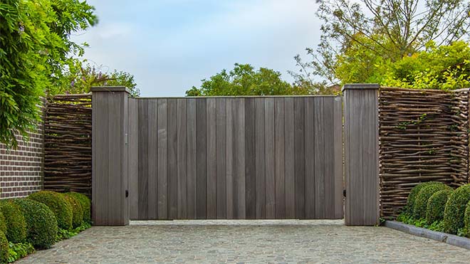 Ga voor een weldoordachte inplanting van een houten poort