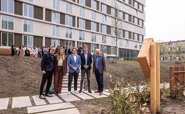 Amsterdam is 127 middeldure huurwoningen rijker: De Baak is geopend