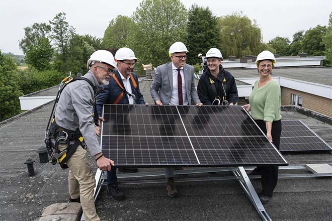 Woonmaatschappij Vlaamse Ardennen installeert 30.000ste ASTER-zonnepaneel