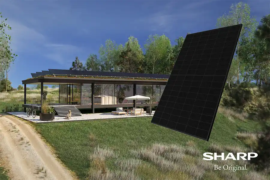 Sharp onthult ultramodern, volledig zwart zonnepaneel met extra wattage