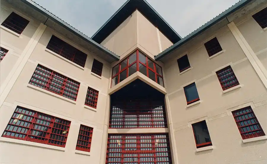 De Regie der Gebouwen start renovatie gevangenis van Andenne