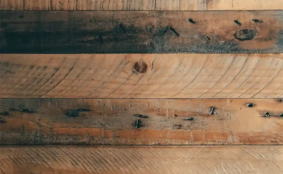 Schade aan je houten parketvloer voorkomen en herstellen