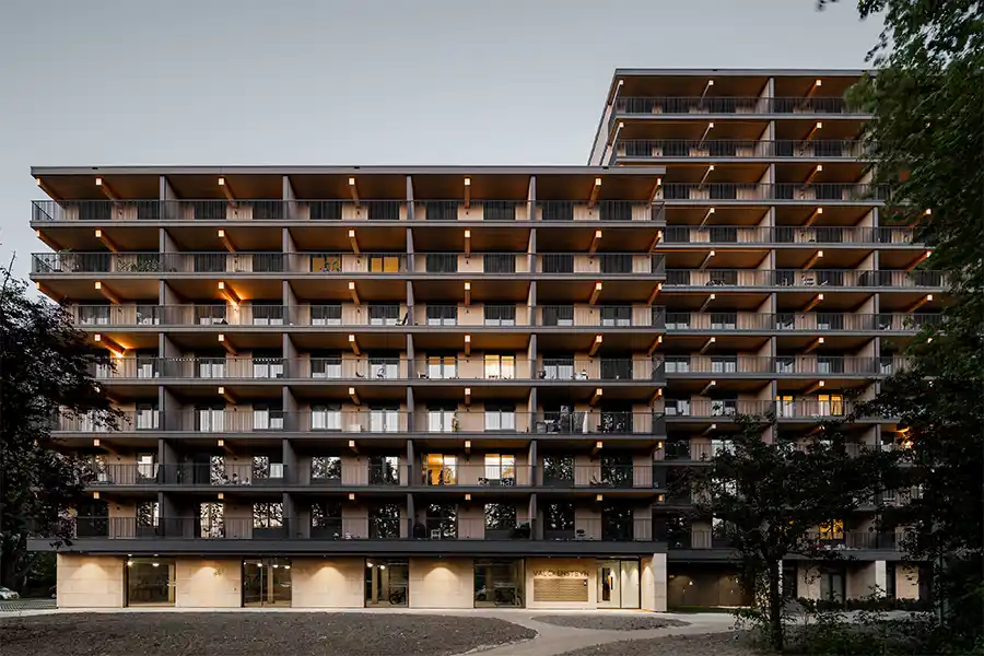 Eerste volledig houten woongebouw met betaalbare huurwoningen opgeleverd in Rotterdam