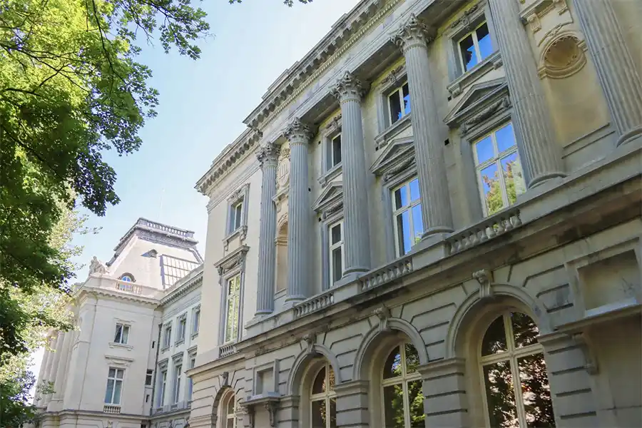 Renovatie van gevels Koninklijk Paleis Brussel na twee jaar afgerond