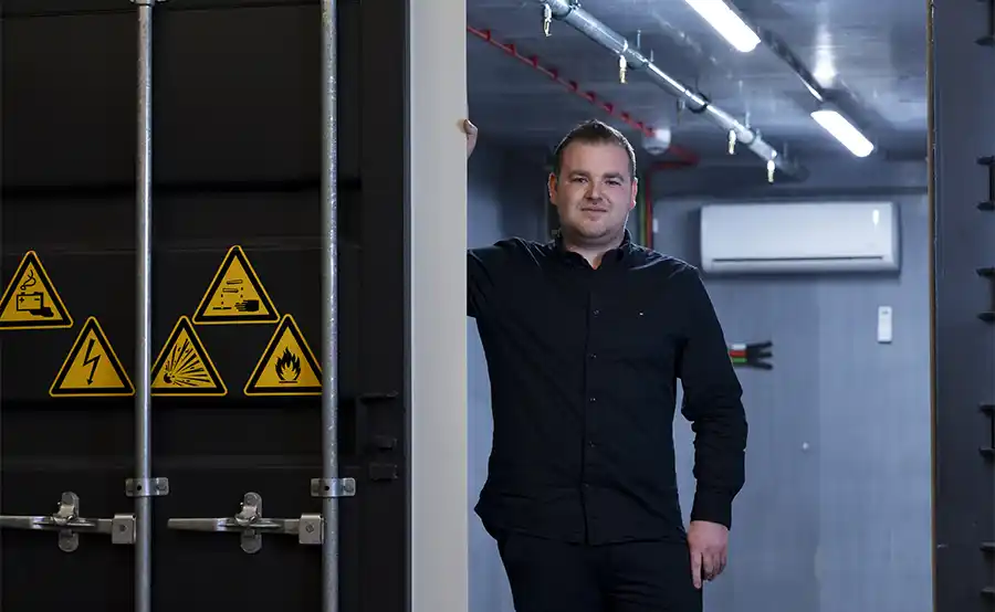 Dura Vermeer kiest voor veilige lithiumopslag met slimme containers op de werf