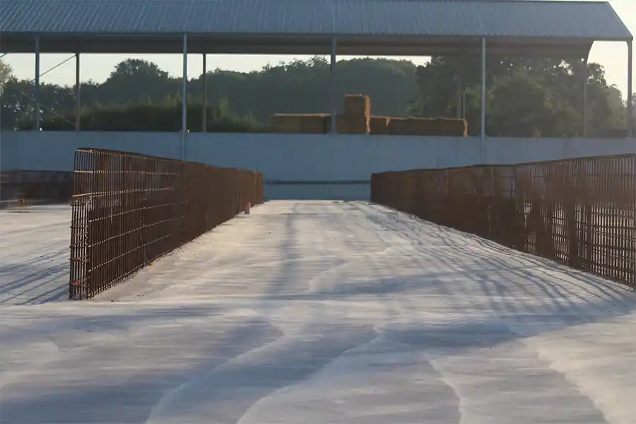 Sleufsilo's hebben rechthoekige betonnen vloeren