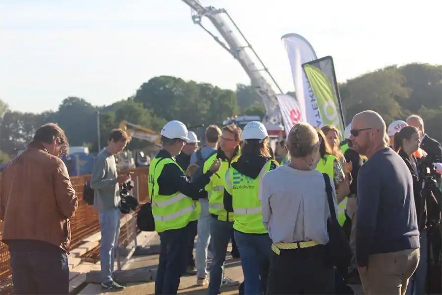 De twee betrokken bouwconsortia (STRABAG Belgium/ ResourceFull/ AC Materials en O.B.B.C/ De Clercq Aannemingen) maken zich sterk dat de innovatieve betonsamenstellingen