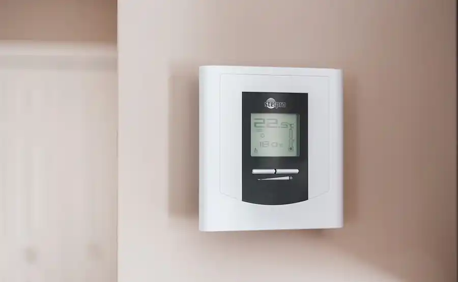 Hoe snel een ruimte opwarmt met elektrische vloerverwarming