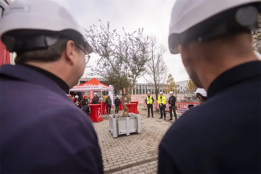 meibook geplaatst op Studententoren The Sky in Kortrijk