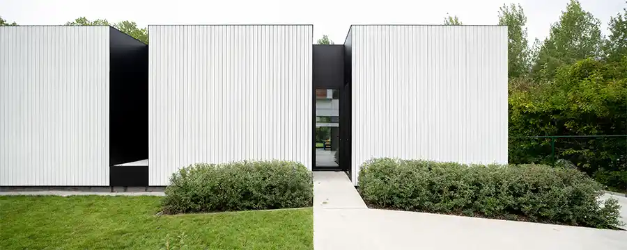 Minimalistische woning van Binst Architects