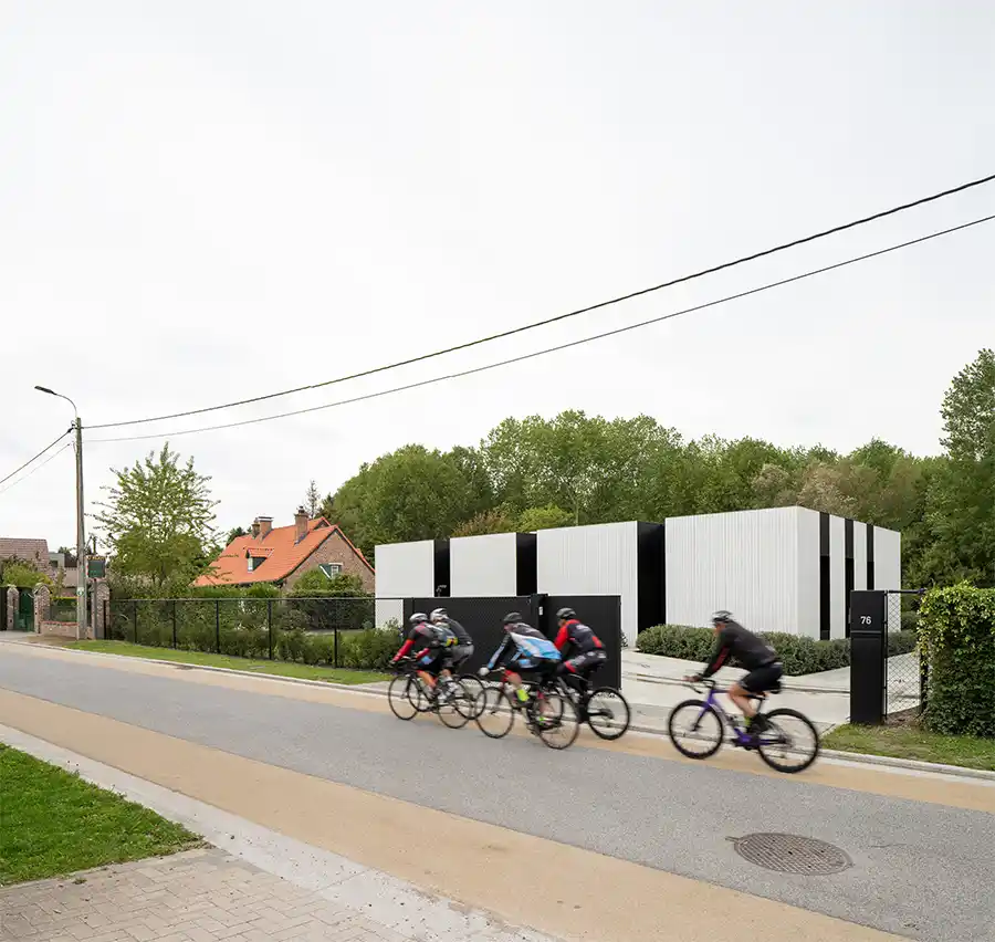 Minimalistische woning van Binst Architects