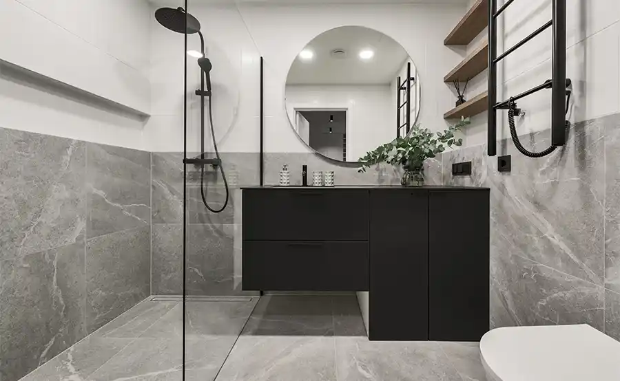 Een nieuwe badkamer laten plaatsen: waar moet je op letten?