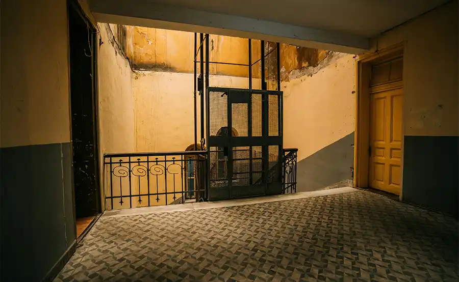 Alles over de modernisering van liften in bestaande gebouwen