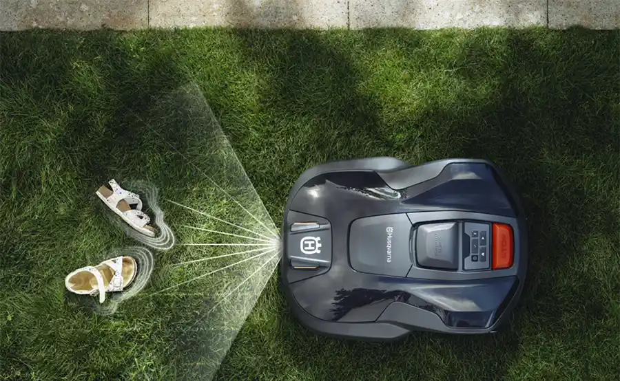 Husqvarna toont op Batibouw nieuwe draadloze robotmaaiers met AI-vision