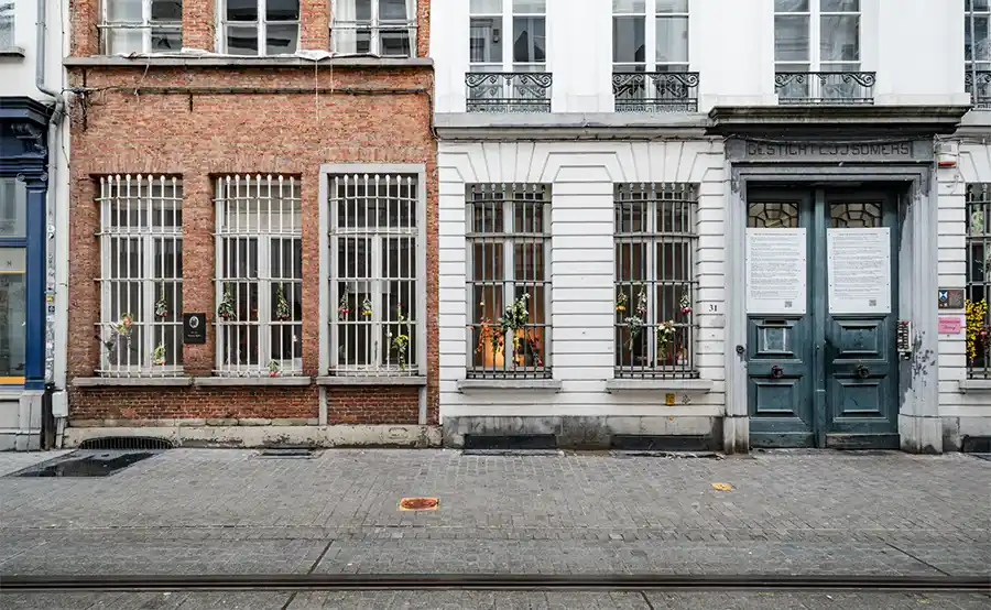 Historisch complex met binnentuinen in hart van Antwerpen zoekt nieuwe bestemming