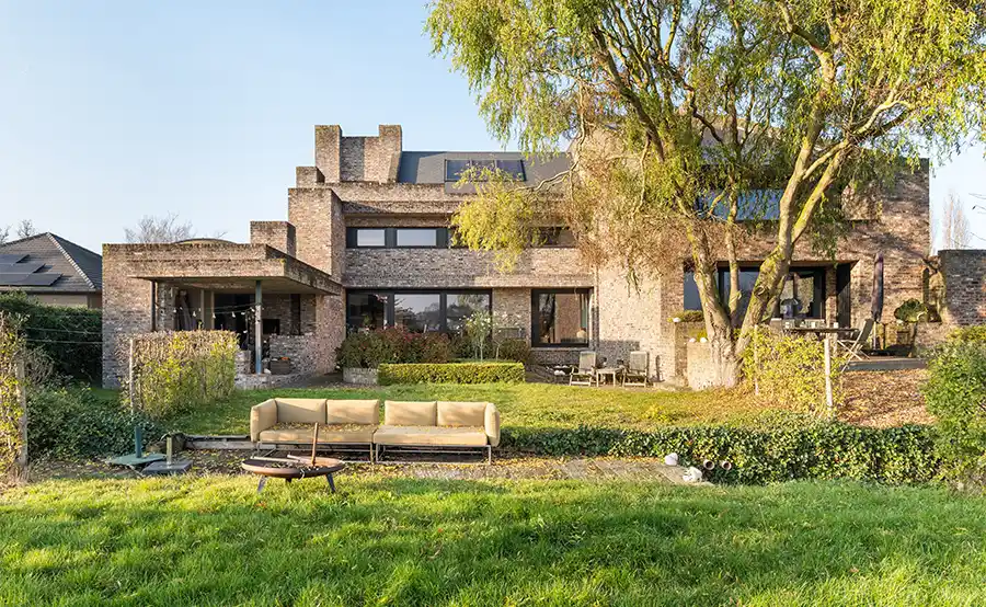 Architectenvilla van Jos Van Driessche te koop in Schelderode