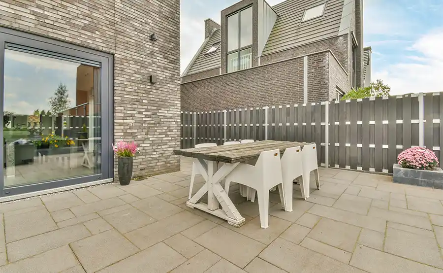 Kies de juiste terrastegels voor jouw project