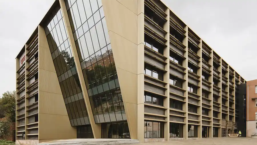 Houtbouw, De Universidad Pública de Navarra in Pamplona