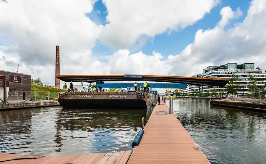 Nieuwe belevingsbrug verbindt Hasseltse kanaalkom
